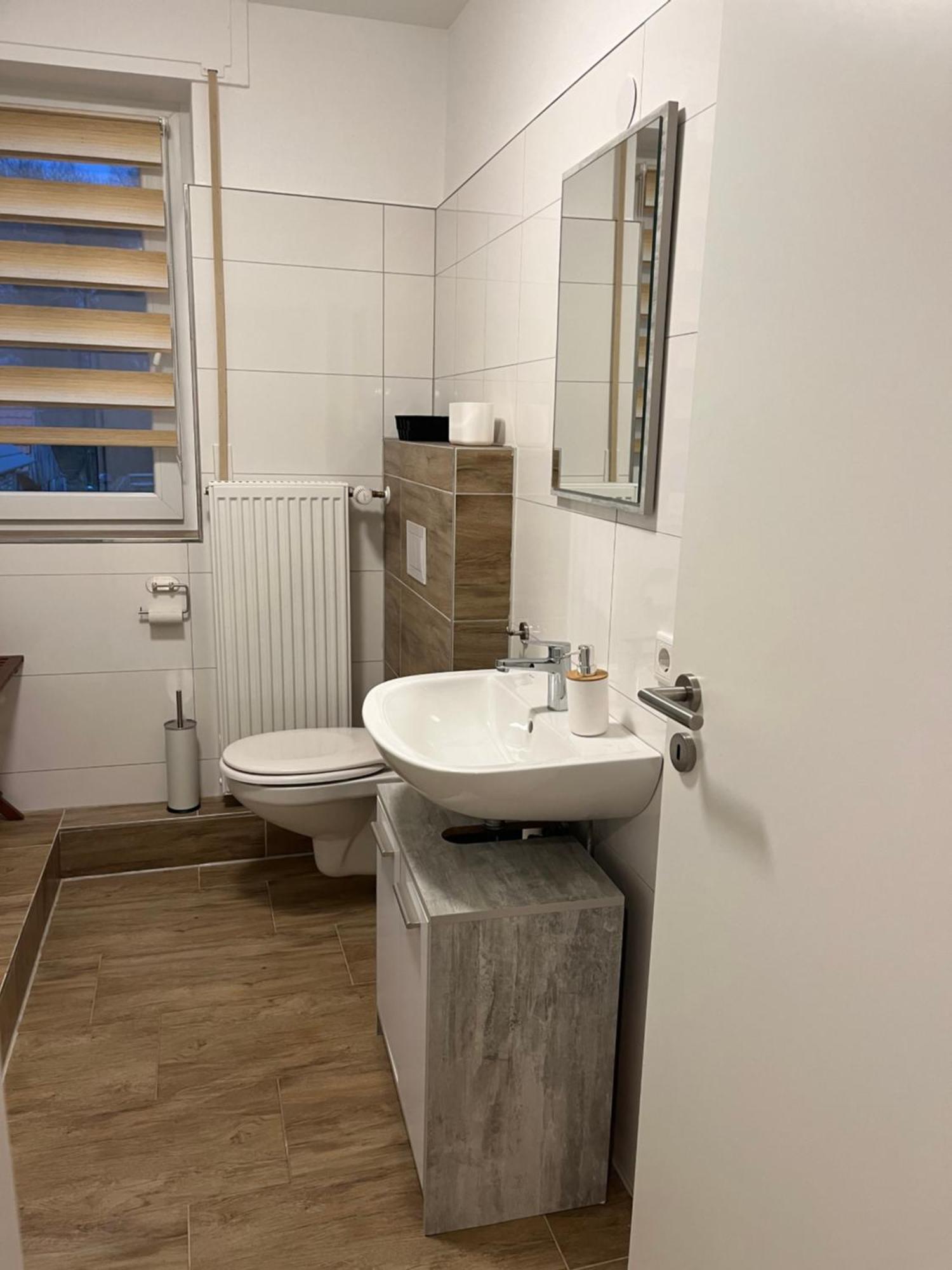 Wunderschoene Ferienwohnung Mit Balkon Auf Dem Bauernhof Greven Bagian luar foto